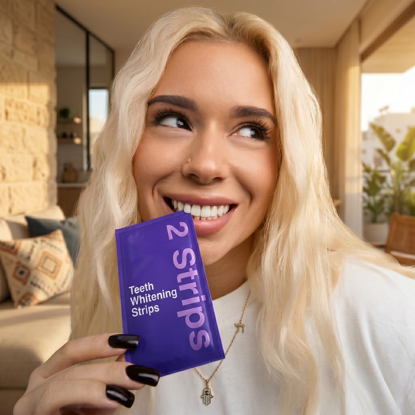 SMILE-PRO™ - Revolutionary strips for a Hollywood white smile